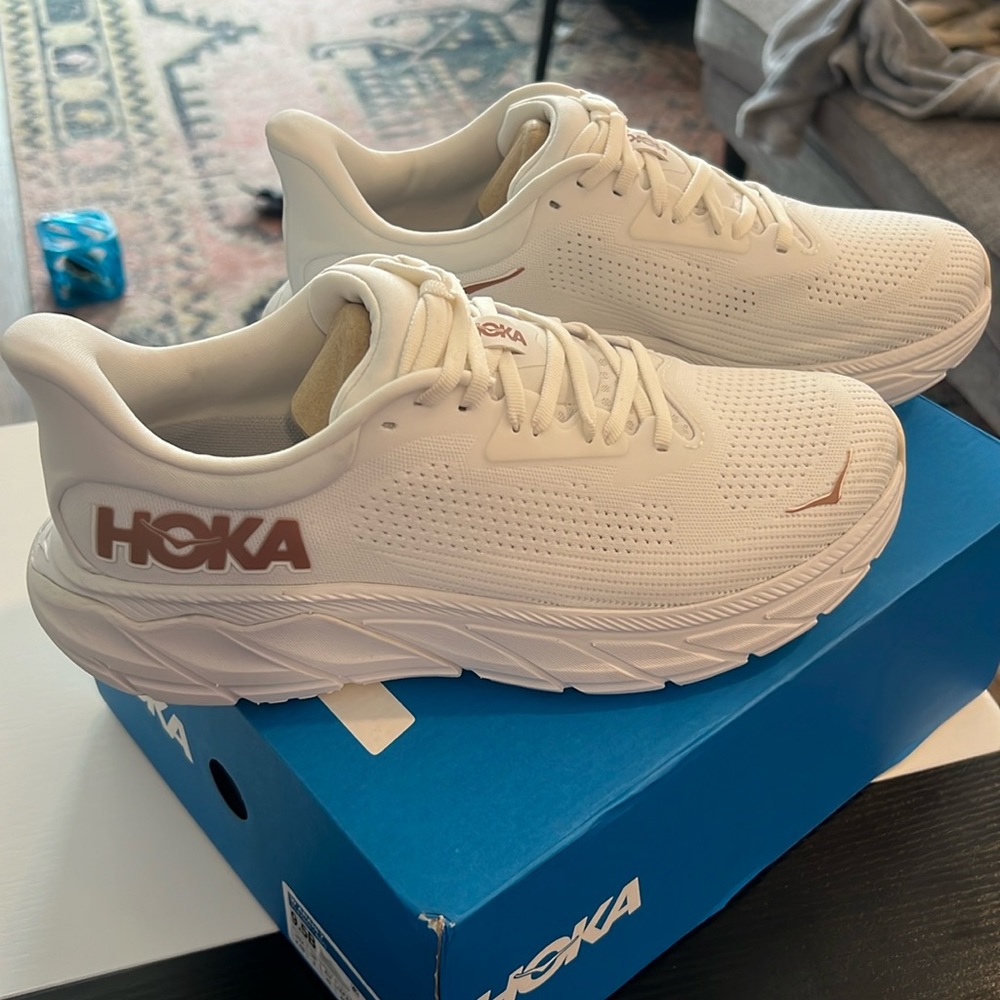 Brand New HOKA Arahi 7 Road-Running Shoes